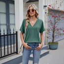 Blusa Elvara™ com Decote V e Estilo Atemporal