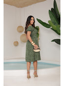 Vestido Midi Floral Ombro a Ombro com Decote e Elastex