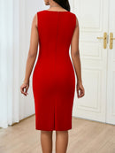 Vestido Midi Tubinho em Alfaiataria com Gola Redonda Estruturado